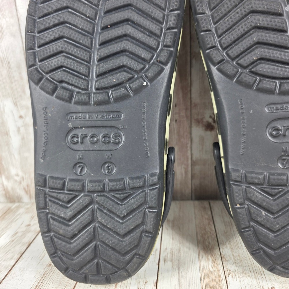 Crocs Women's Black Polka Dot Pearl Embellished Clogs Size 9 - Picture 6 of 6
